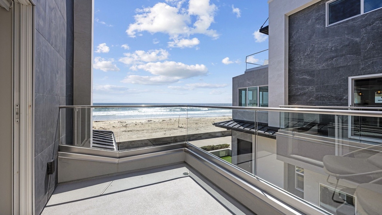 Photo of Patio Balcony in Mission Beach