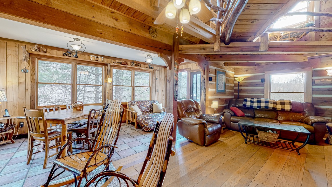 Photo of Livingroom in Fairview