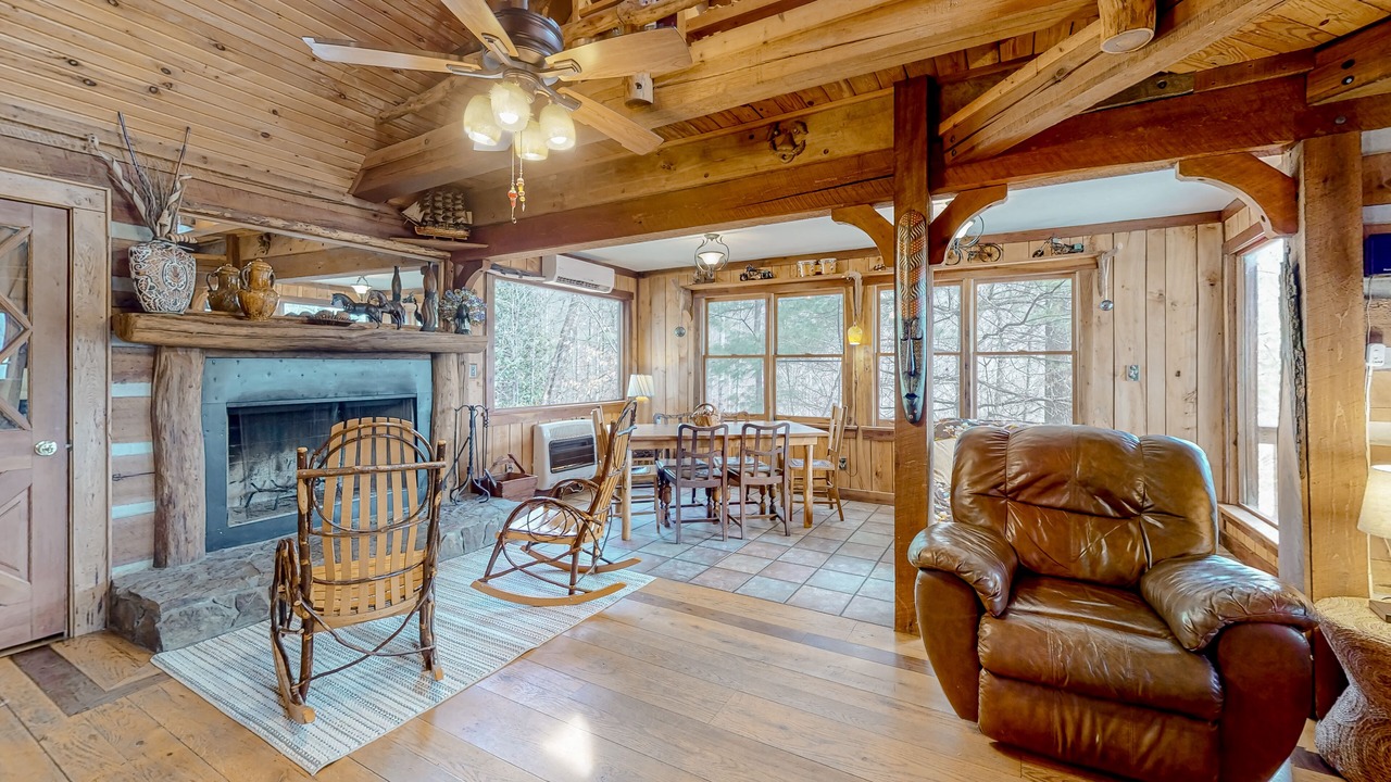 Photo of Livingroom in Fairview