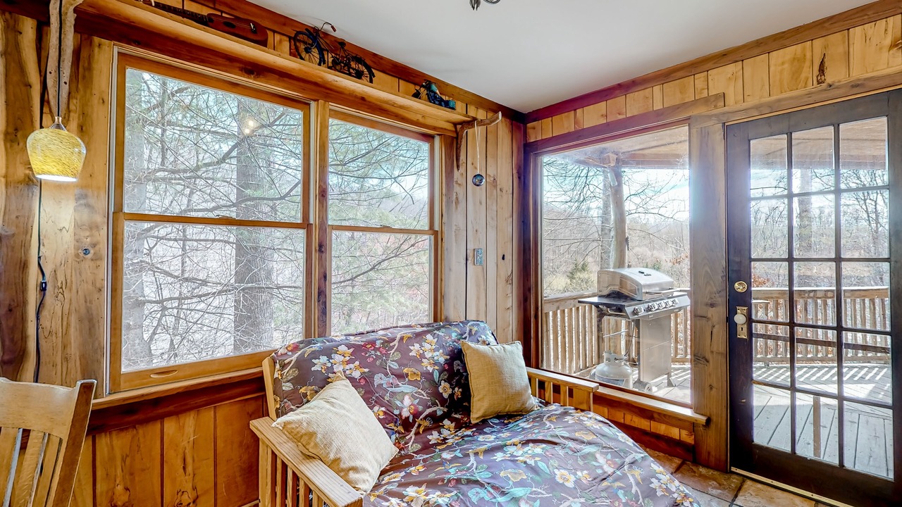 Photo of Livingroom in Fairview
