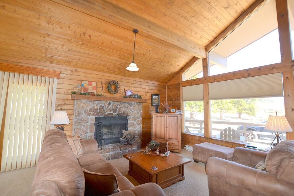 Photo of Livingroom in Carriage Hills