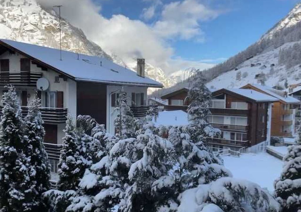 Photo of Outdoor in Taesch