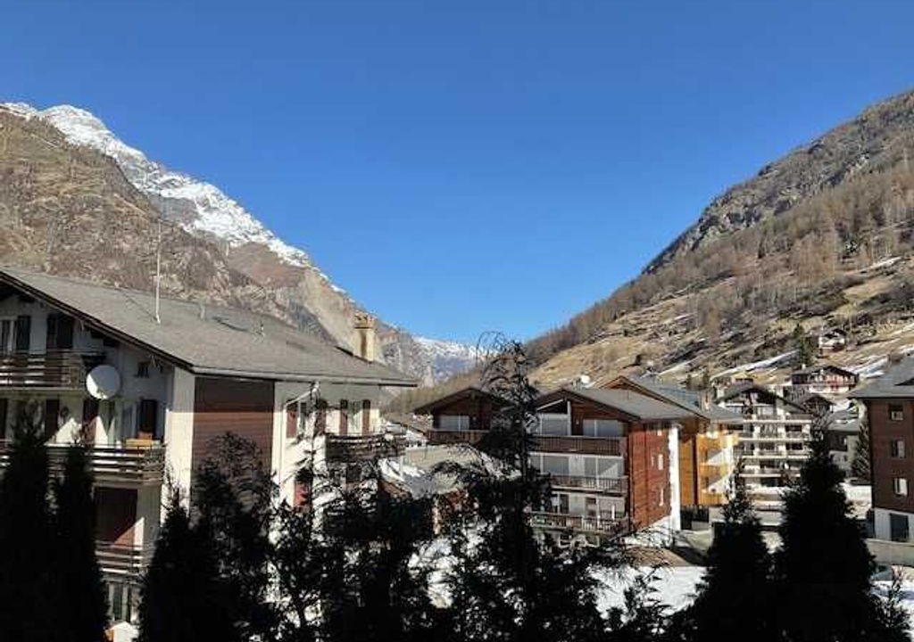 Photo of Outdoor in Taesch