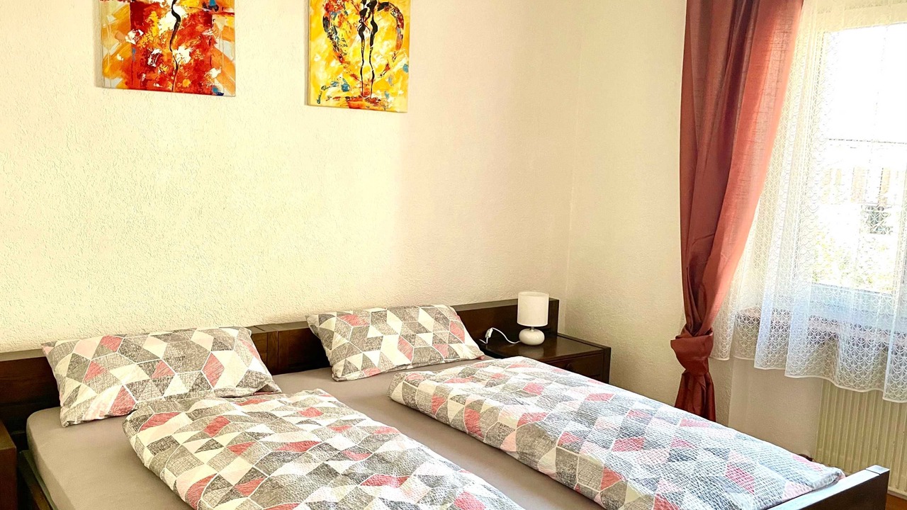 Photo of Bedroom in Taesch
