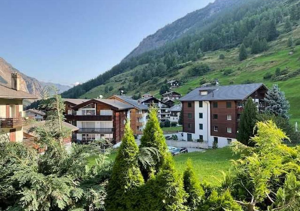Photo of Outdoor in Taesch