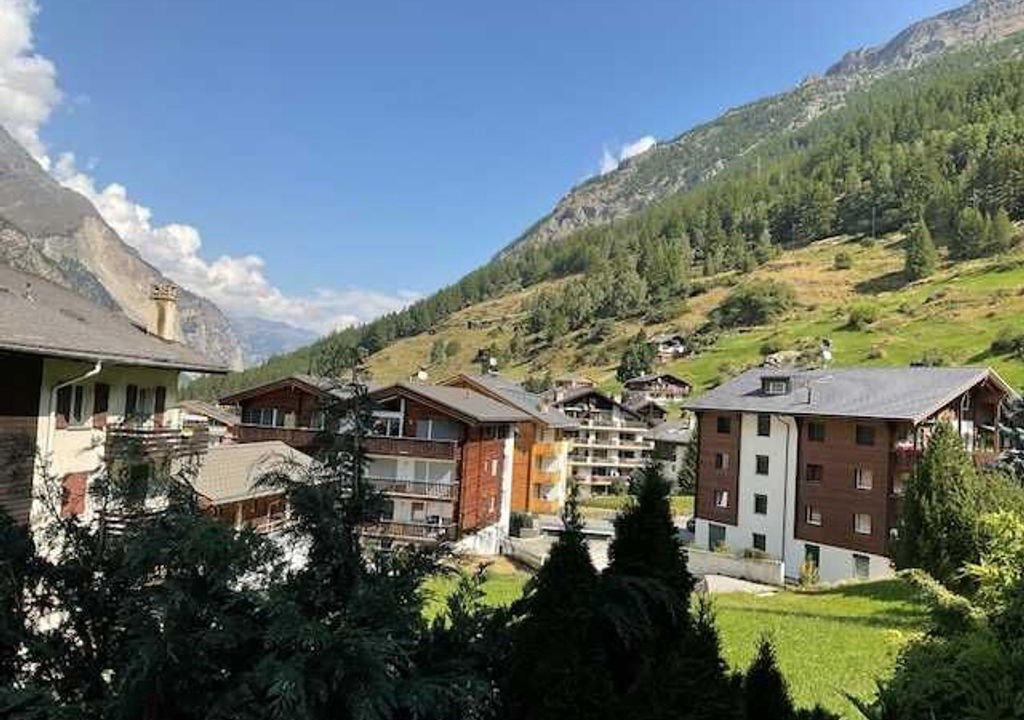 Photo of Outdoor in Taesch