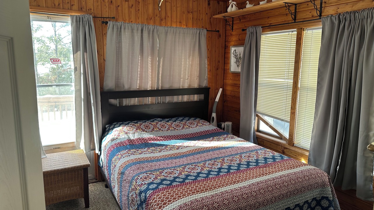 Photo of Bedroom in Lester Beach