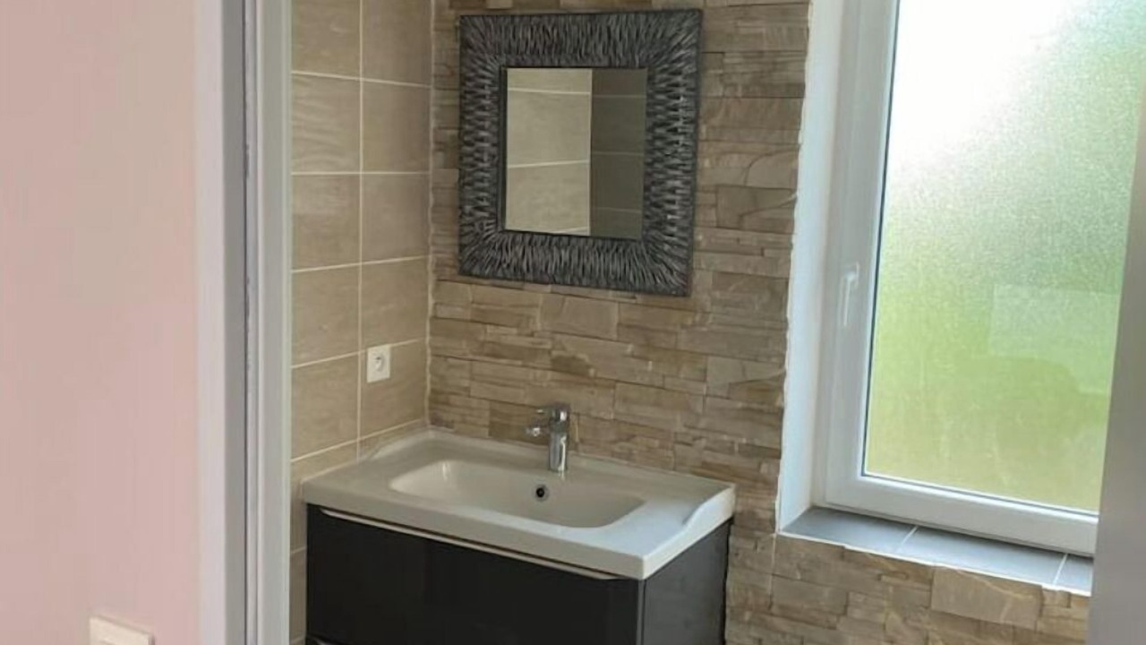 Photo of Bathroom in Rouge-Perriers