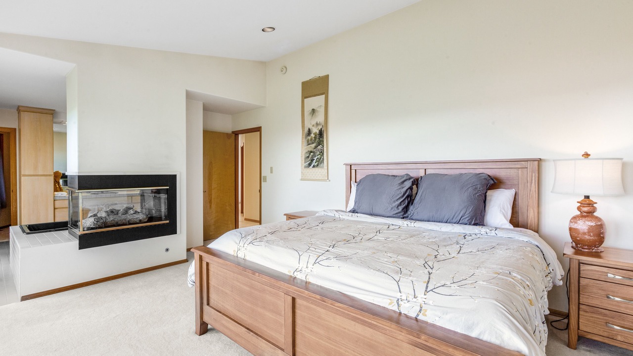 Photo of Bedroom in Oak Harbor