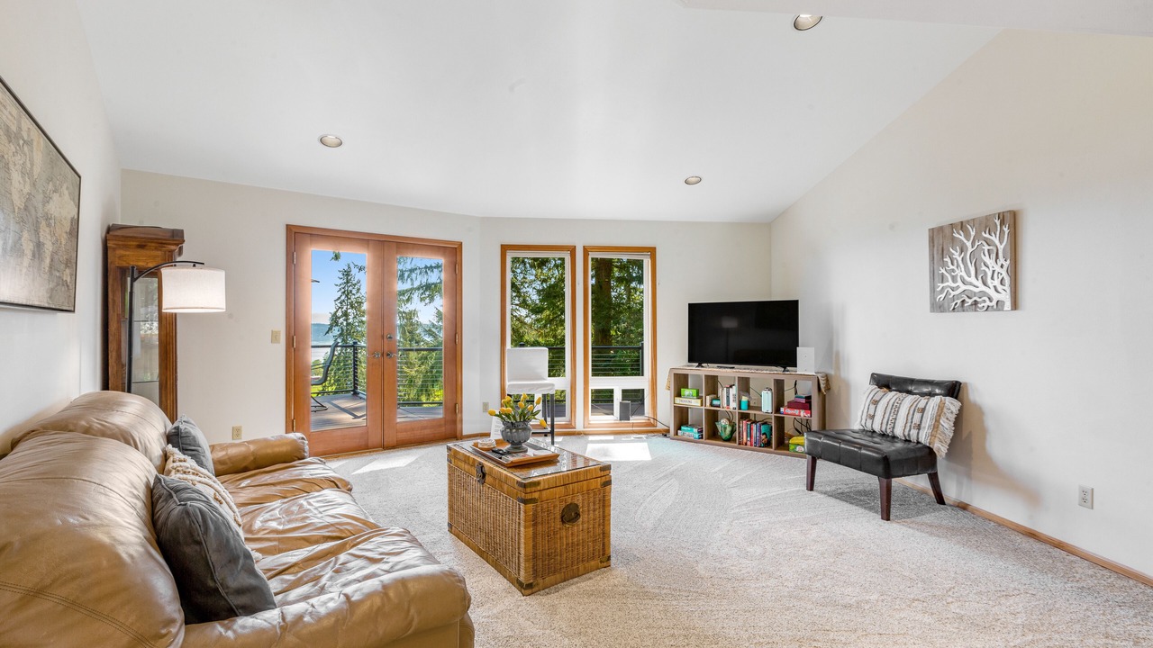 Photo of Livingroom in Oak Harbor