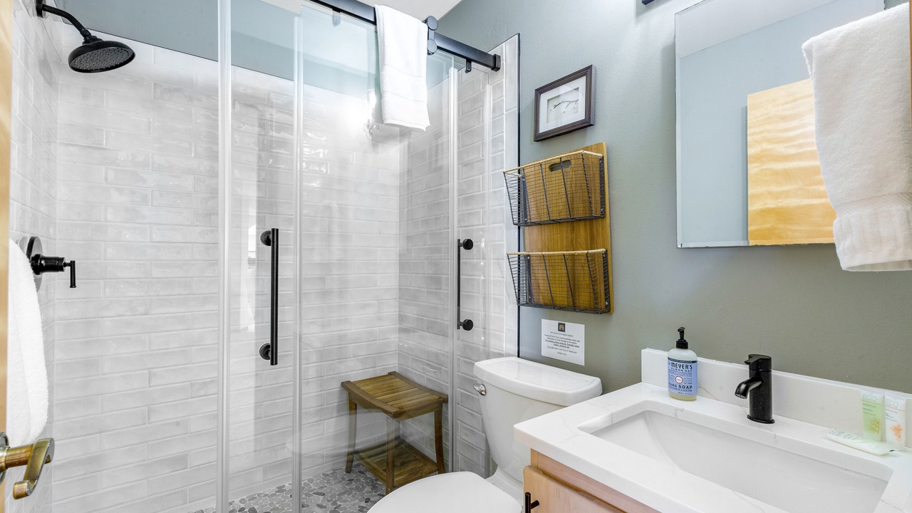 Photo of Bathroom in Oak Harbor