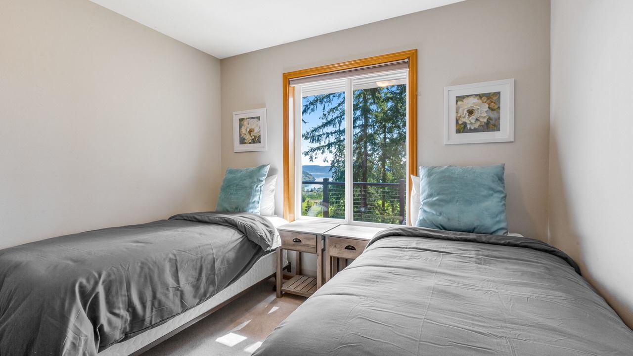 Photo of Bedroom in Oak Harbor