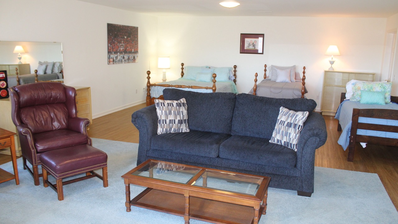 Photo of Bedroom in Grissom - Highland