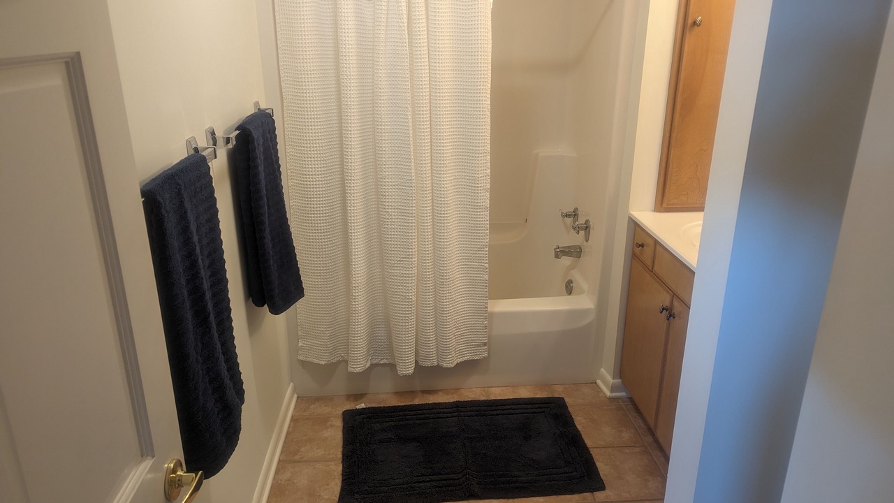 Photo of Bathroom in Grissom - Highland