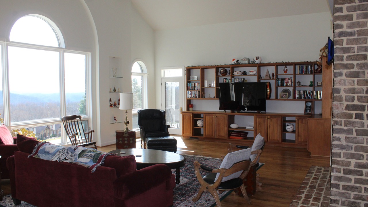 Photo of Livingroom in Grissom - Highland