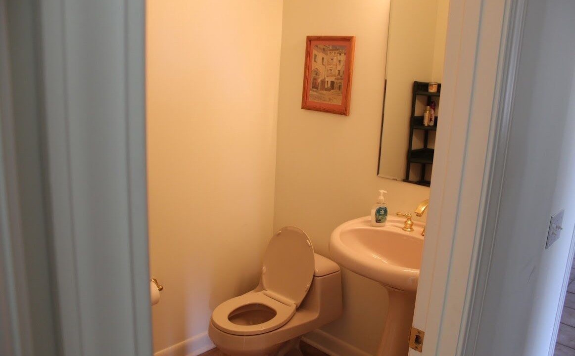 Photo of Bathroom in Grissom - Highland