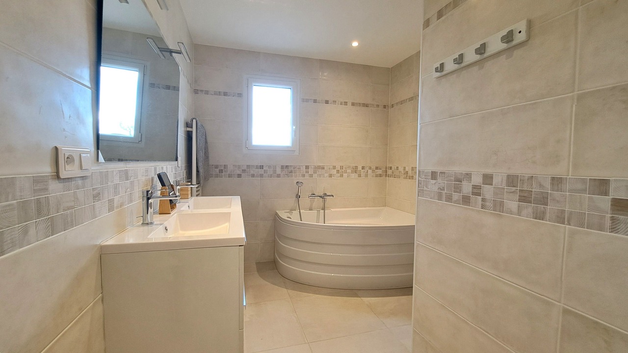 Photo of Bathroom in Azay-le-Rideau