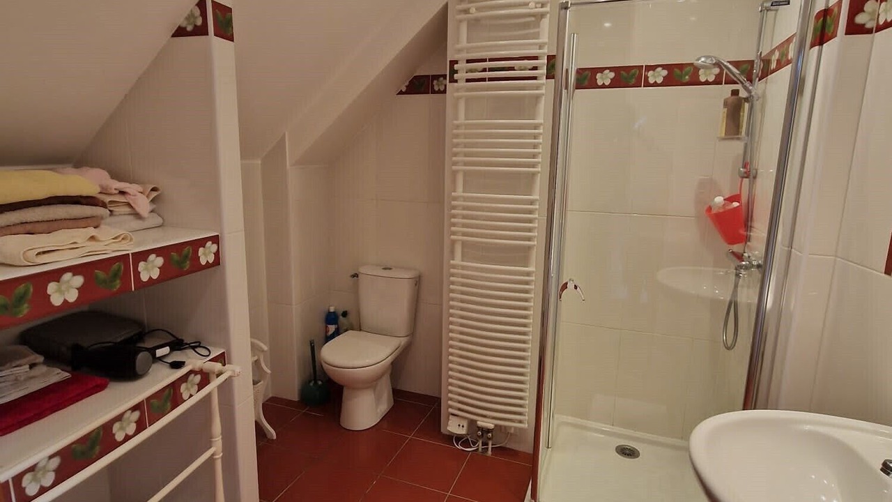 Photo of Bathroom in Florac