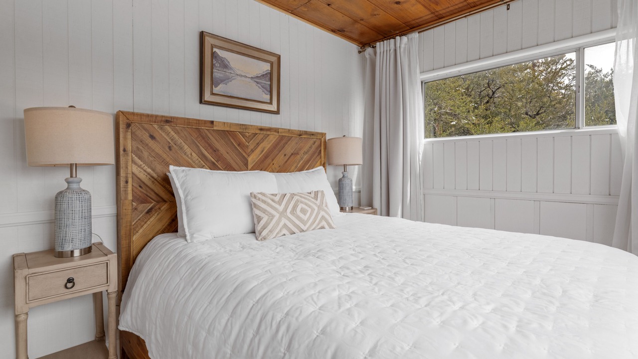 Photo of Bedroom in Fawnskin