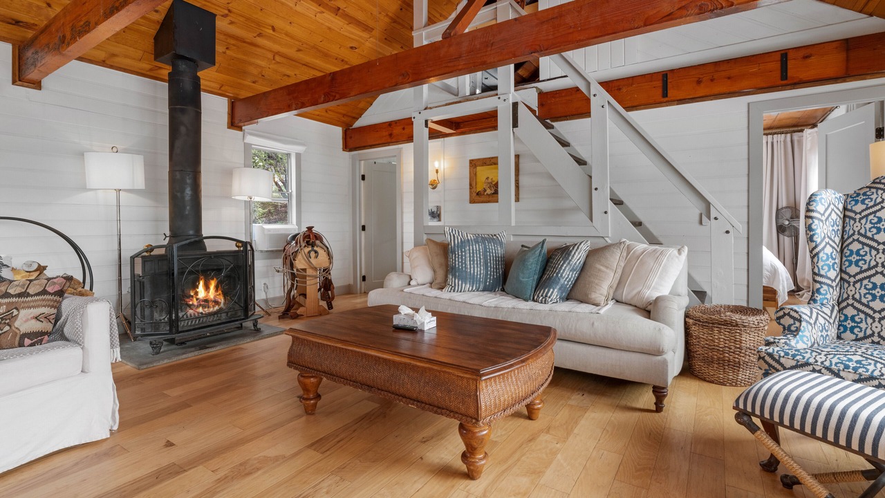 Photo of Livingroom in Fawnskin
