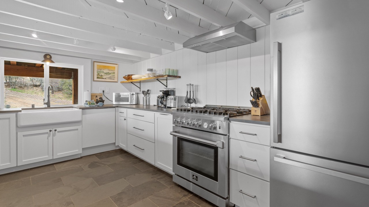 Photo of Kitchen in Fawnskin