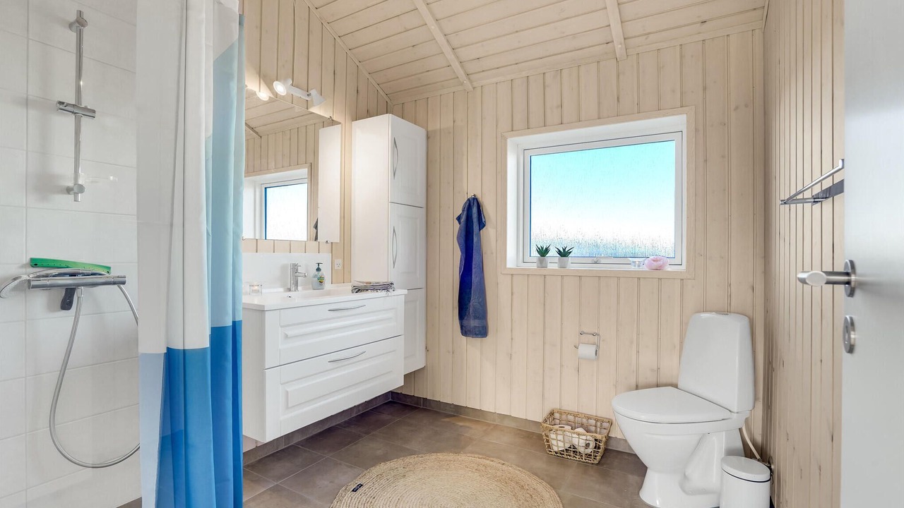 Photo of Bathroom in Skaven Strand