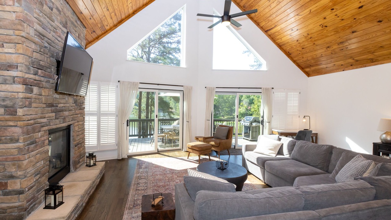 Photo of Livingroom in Eatonton