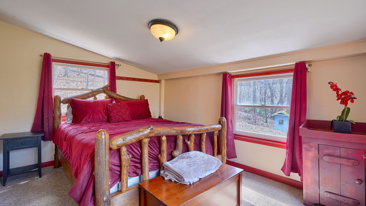 Photo of Bedroom in Laurelville