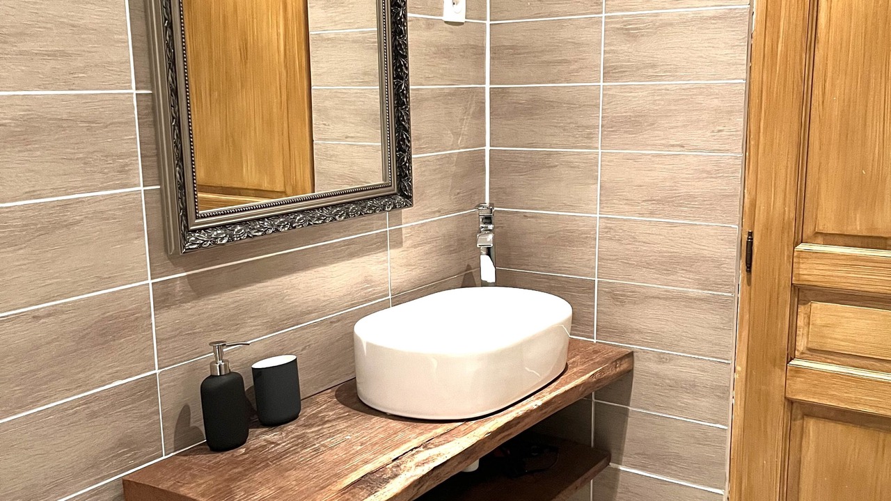 Photo of Bathroom in Espinasse