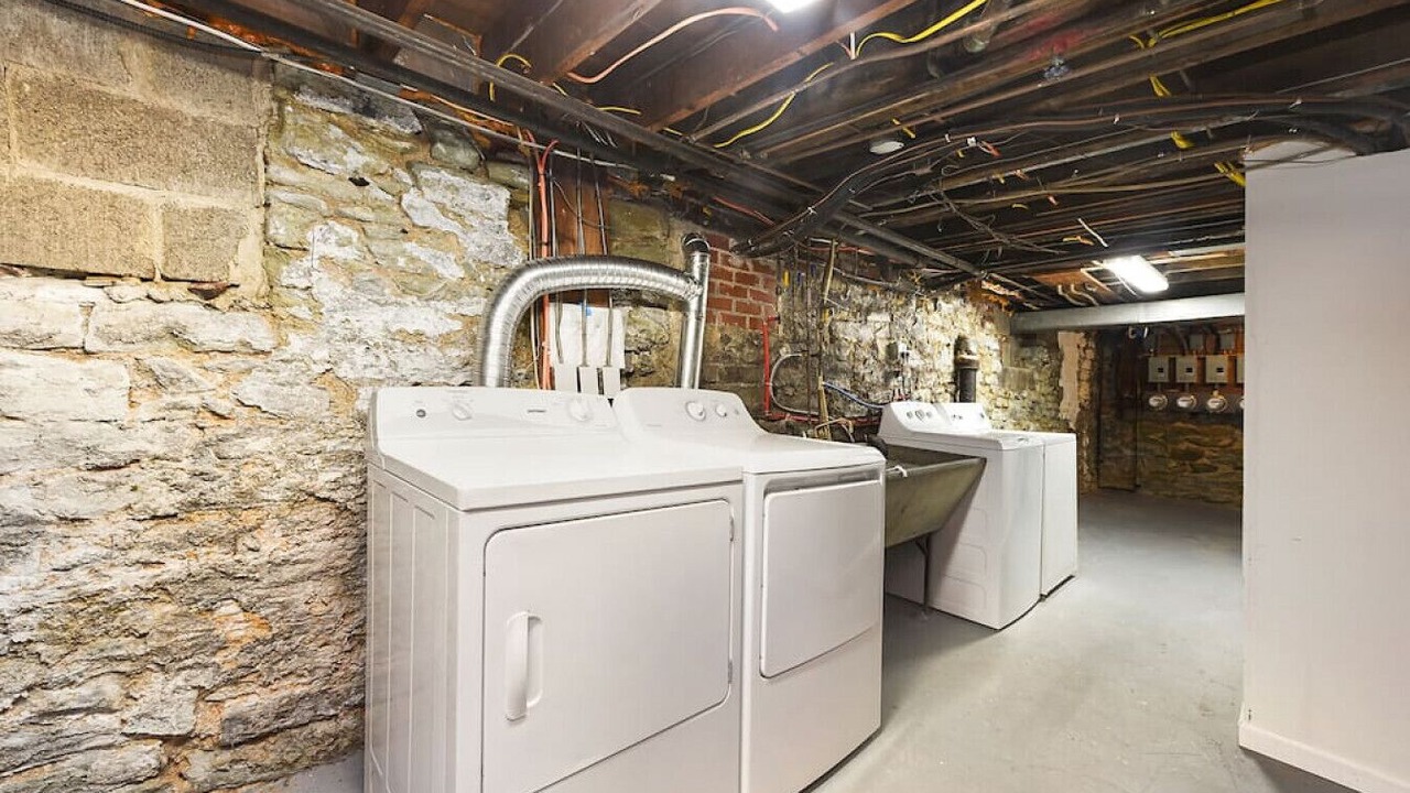 Photo of Bedroom in Lower Lawrenceville