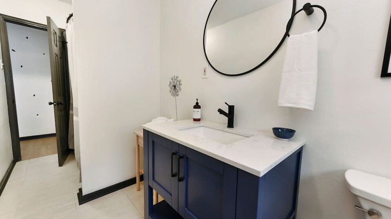 Photo of Bathroom in Lower Lawrenceville