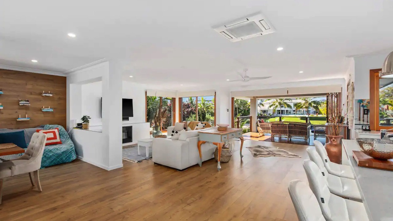 Photo of Others in Broadbeach Waters