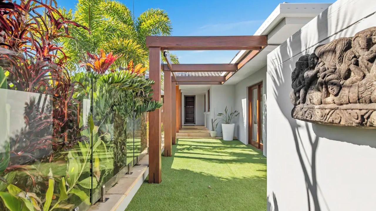 Photo of Outdoor in Broadbeach Waters