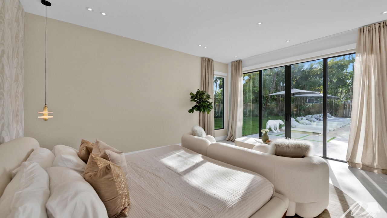 Photo of Bedroom in North Miami Beach