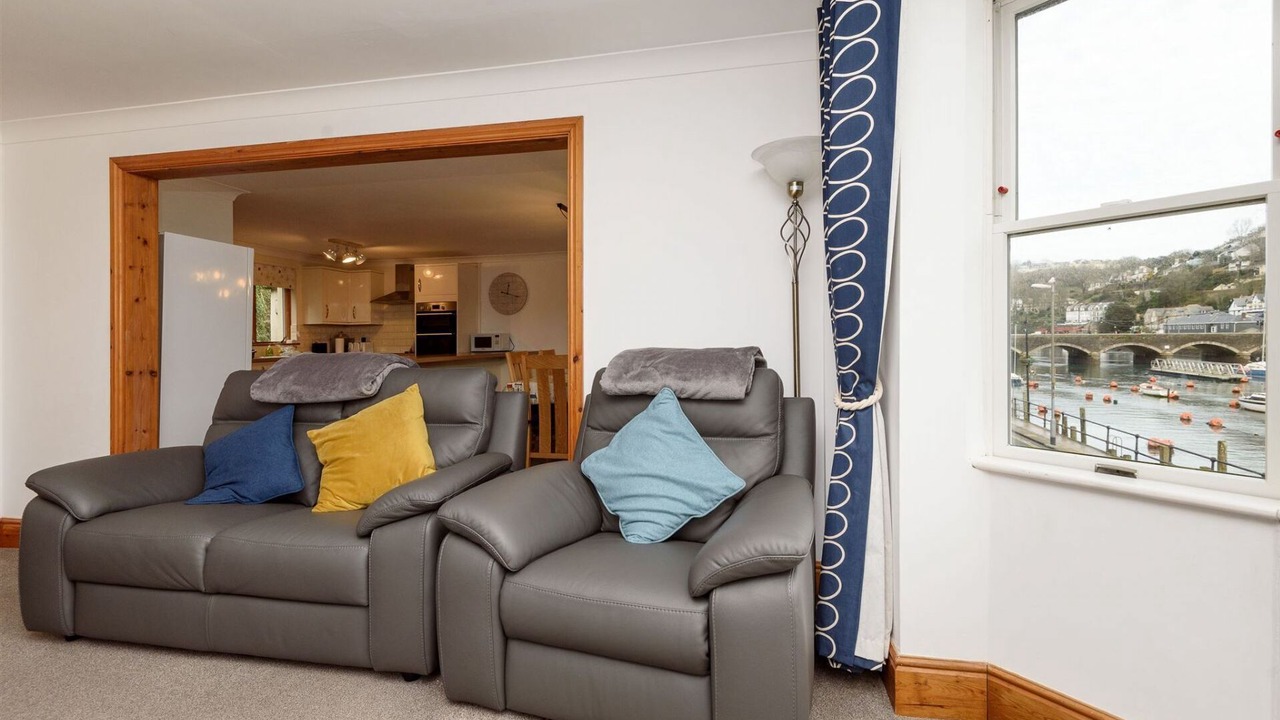 Photo of Livingroom in West Looe