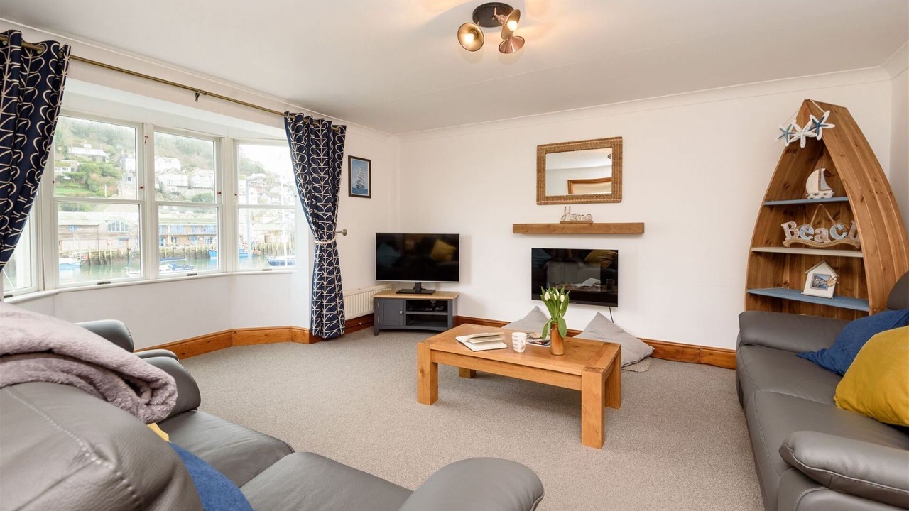 Photo of Livingroom in West Looe