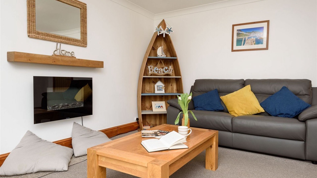 Photo of Livingroom in West Looe