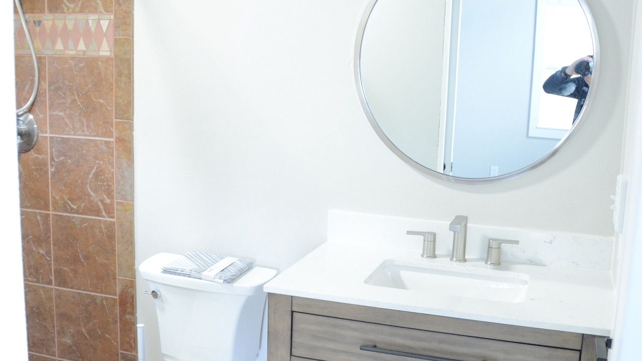 Photo of Bathroom in Gold Bar