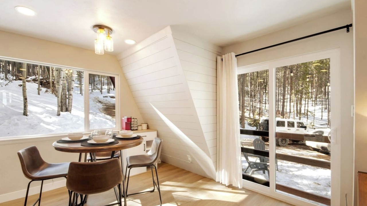 Photo of Livingroom in Evergreen