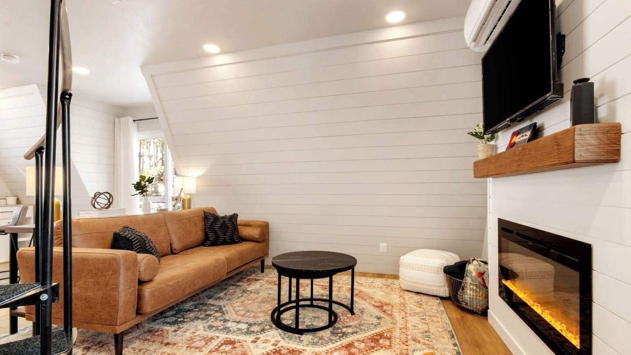 Photo of Livingroom in Evergreen