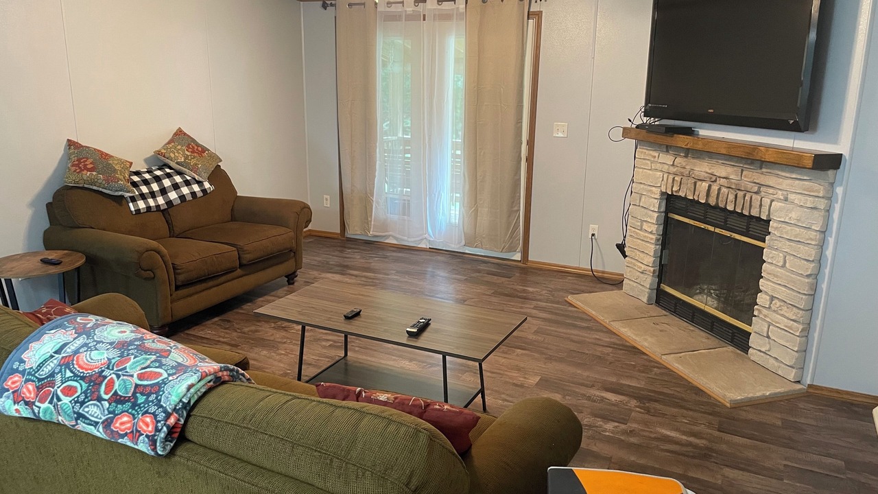 Photo of Livingroom in Redford