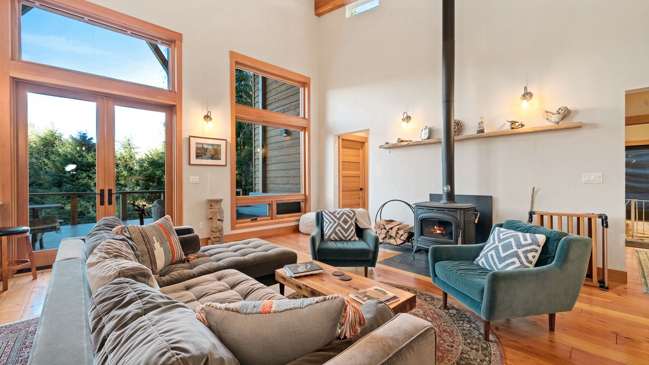 Photo of Livingroom in Clatsop County
