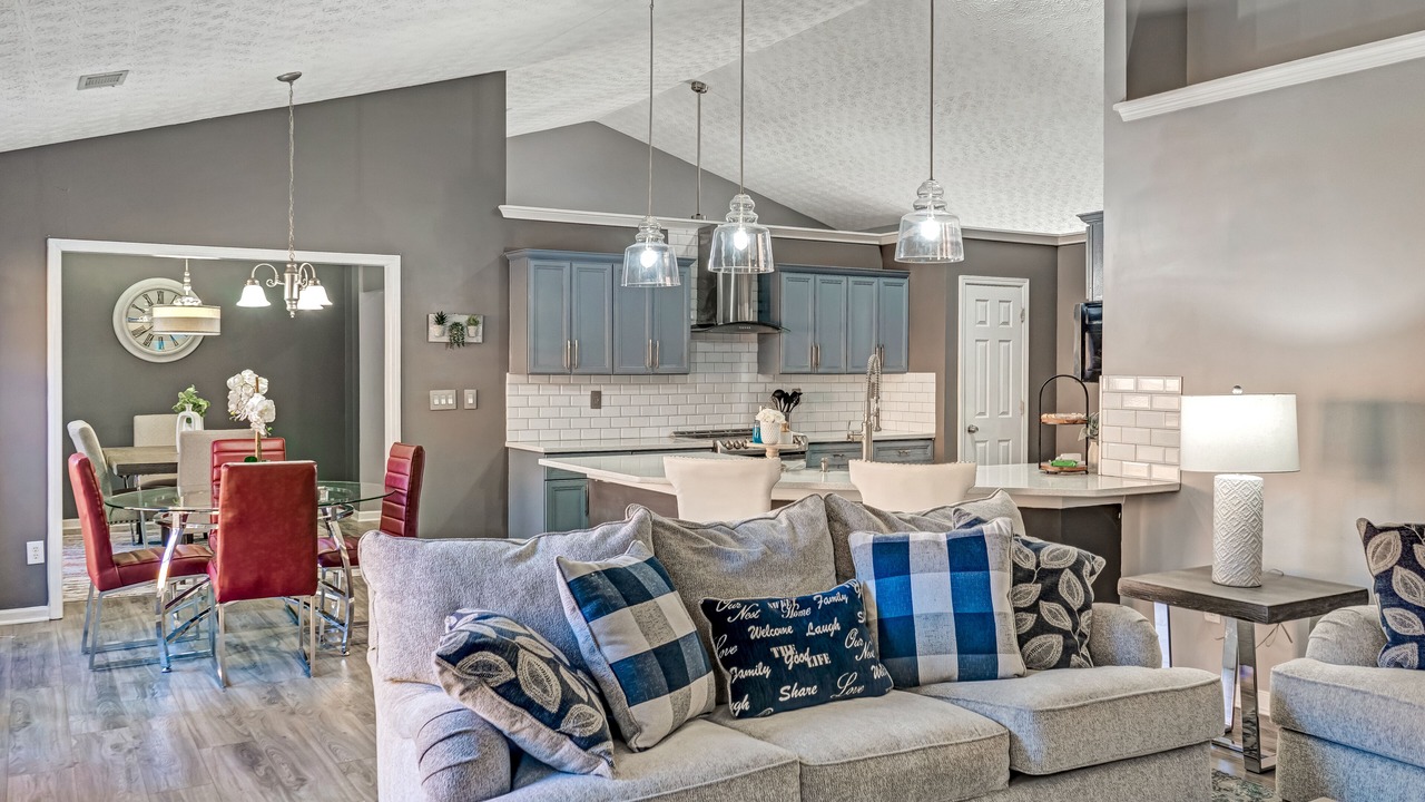 Photo of Livingroom in Lawrenceville