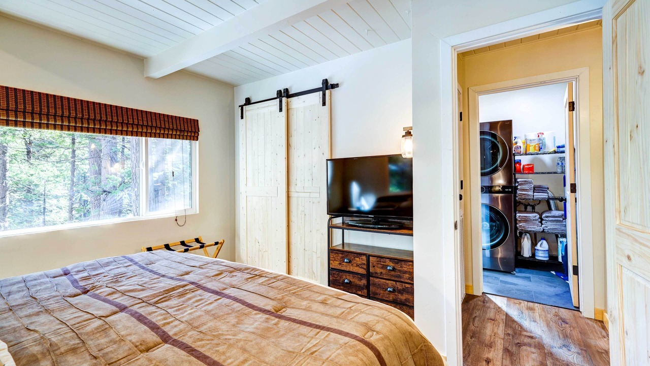 Photo of Bedroom in Cold Springs