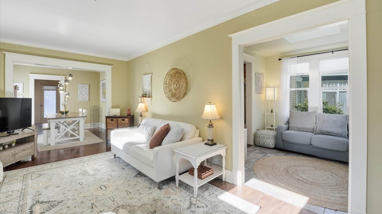 Photo of Livingroom in Saskatoon Downtown