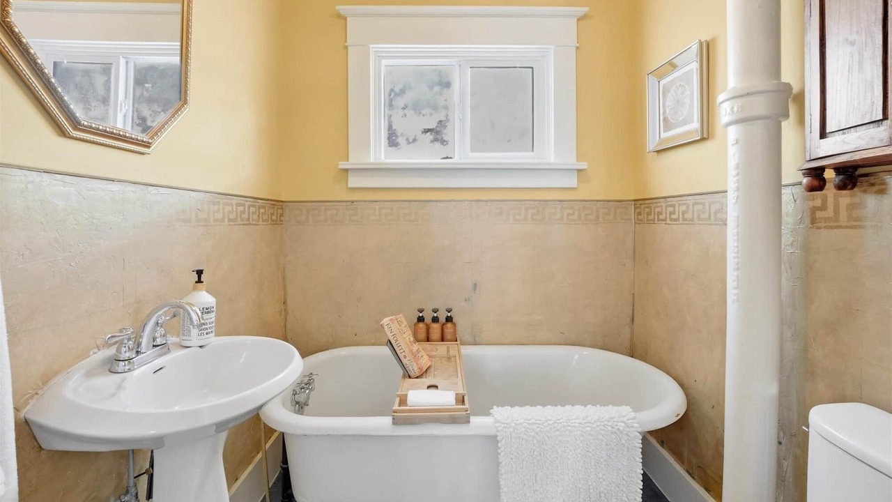 Photo of Bathroom in Saskatoon Downtown