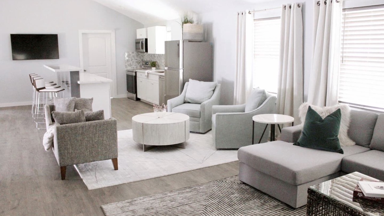 Photo of Livingroom in College Station