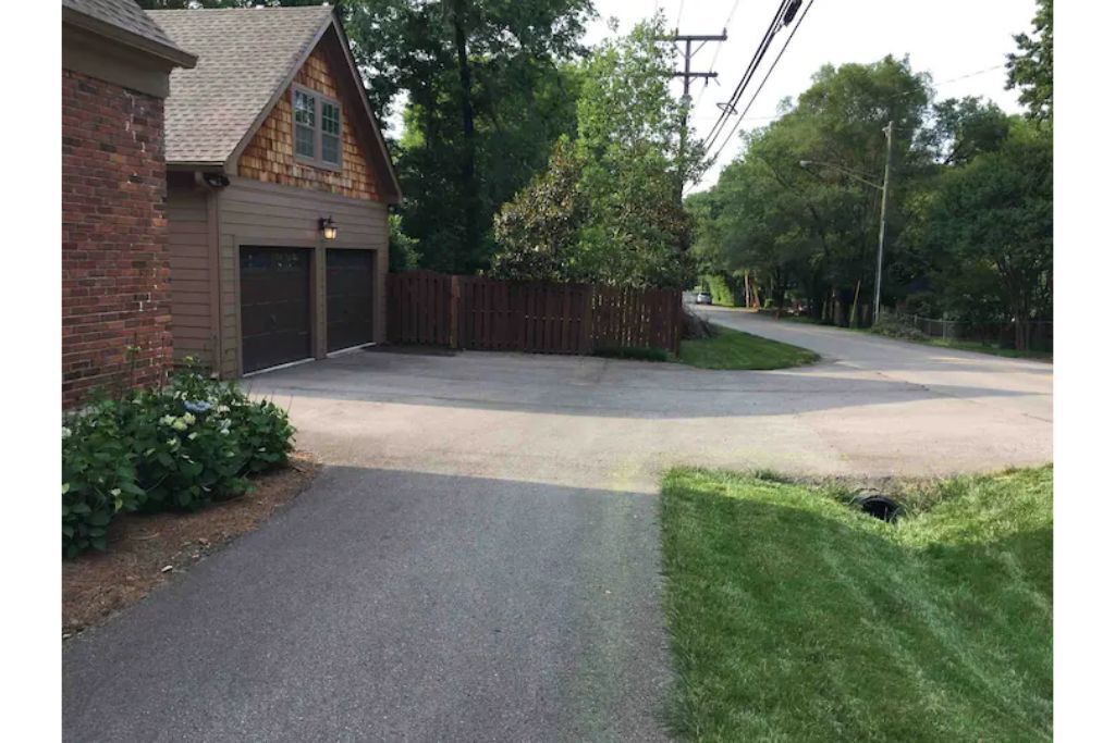 Photo of Outdoor in Green Hills