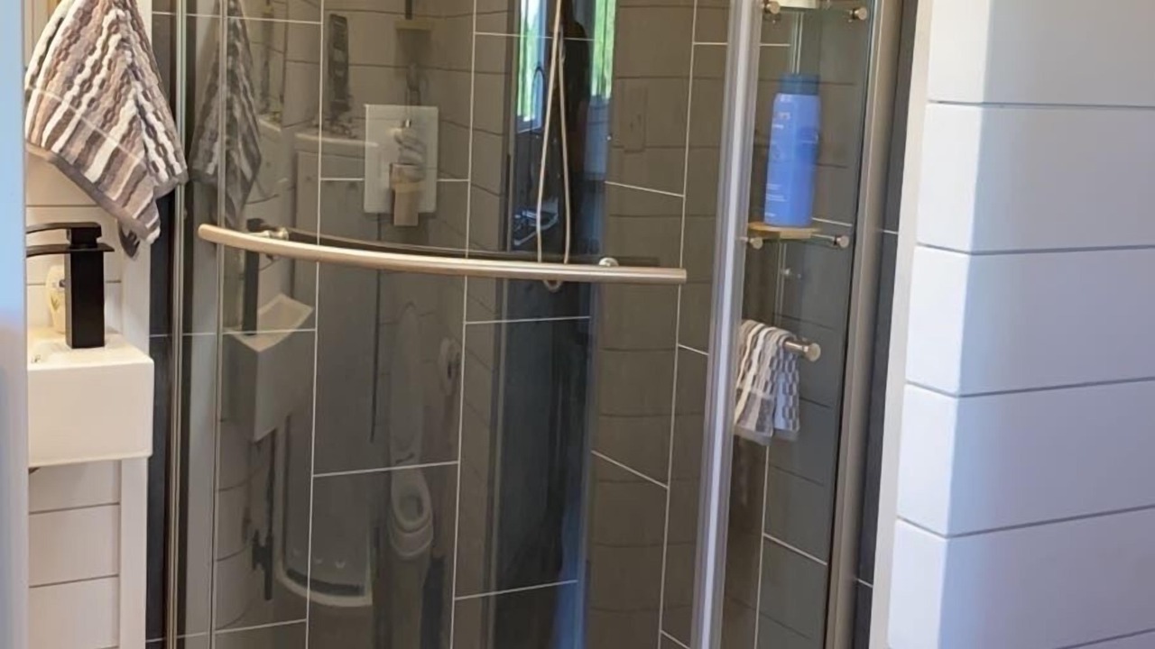 Photo of Bathroom in Cecil