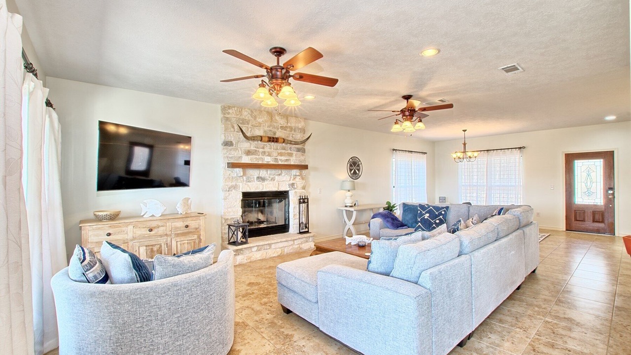 Photo of Livingroom in South Toledo Bend